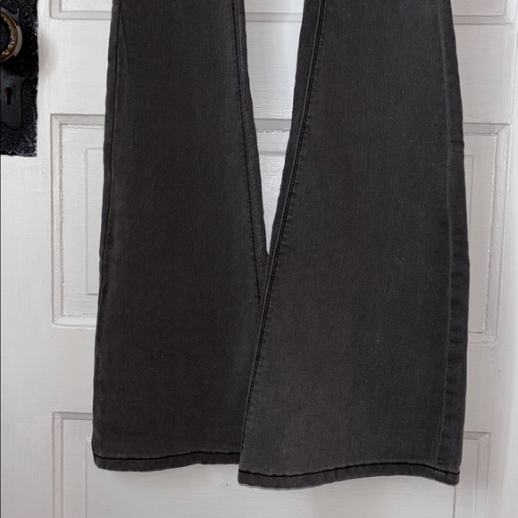 FREE PEOPLE PULL ON FLARE JEANS - Picture 4 of 11